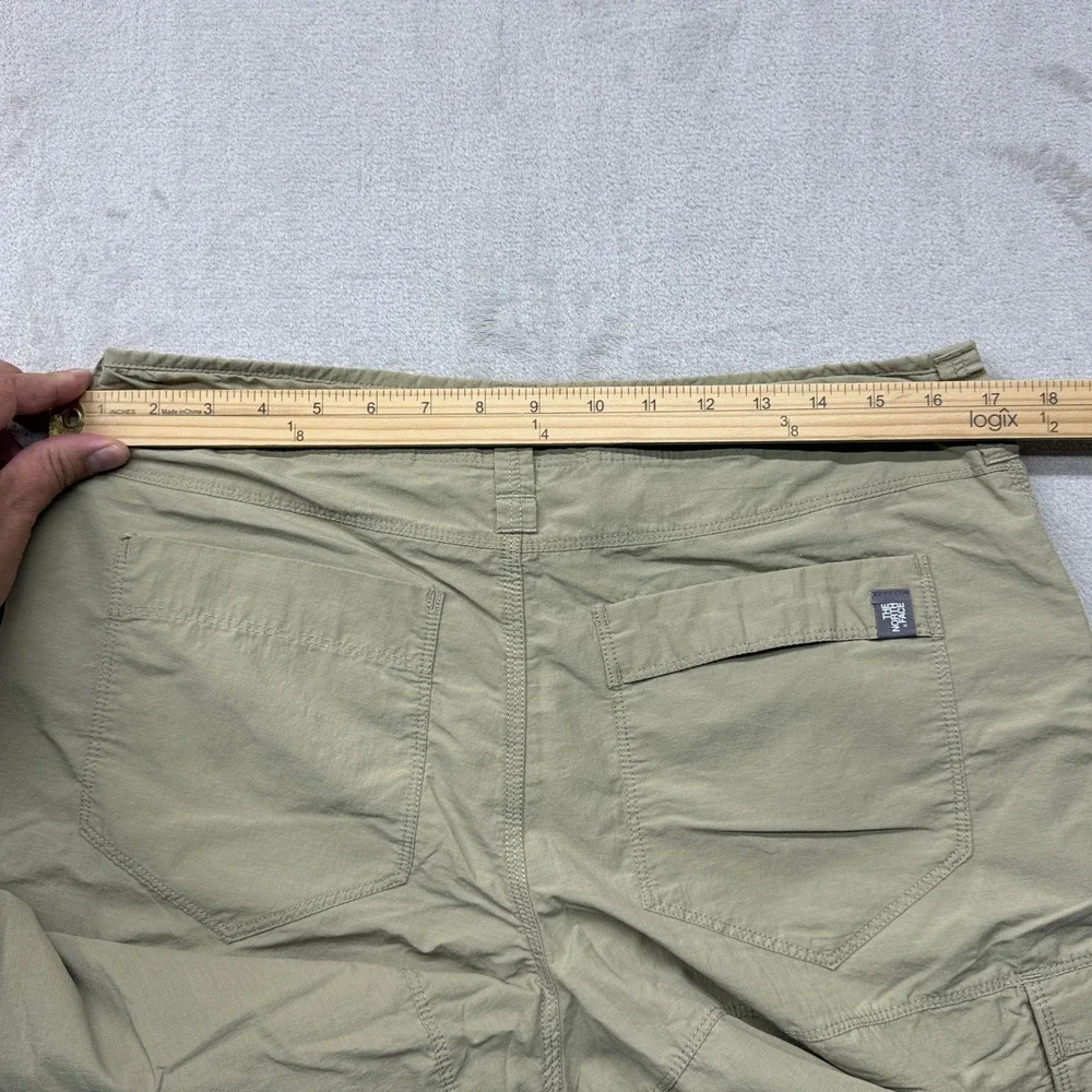 The North Face Cargo Shorts Mens 32 Khaki Green Hiking Outdoor Utility Camping